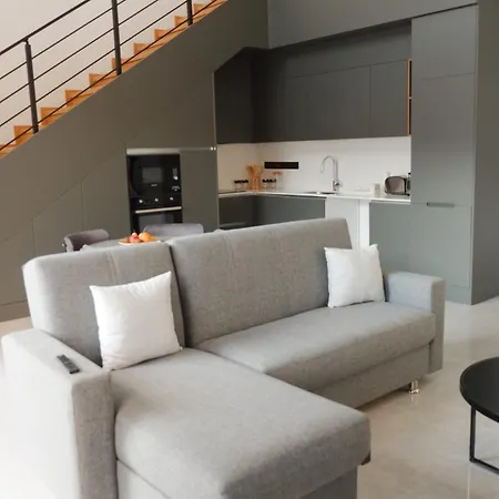 Luxurious Loft At Long
