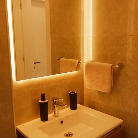 Luxurious Loft At Long Spathariko