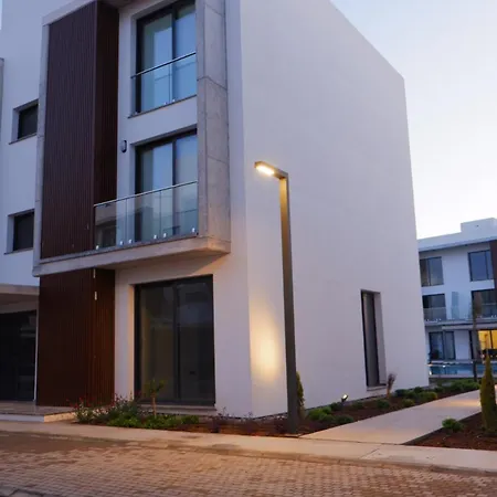 Luxurious Loft At Long Apartman